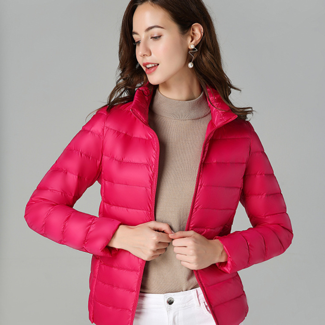 Myra™ | Chaqueta de plumas ultral ligera con sofisticados pliegues