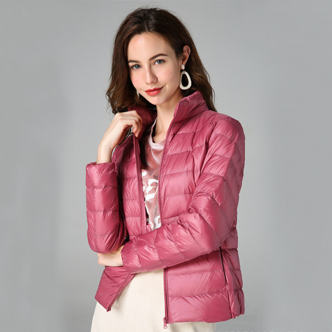 Myra™ | Chaqueta de plumas ultral ligera con sofisticados pliegues