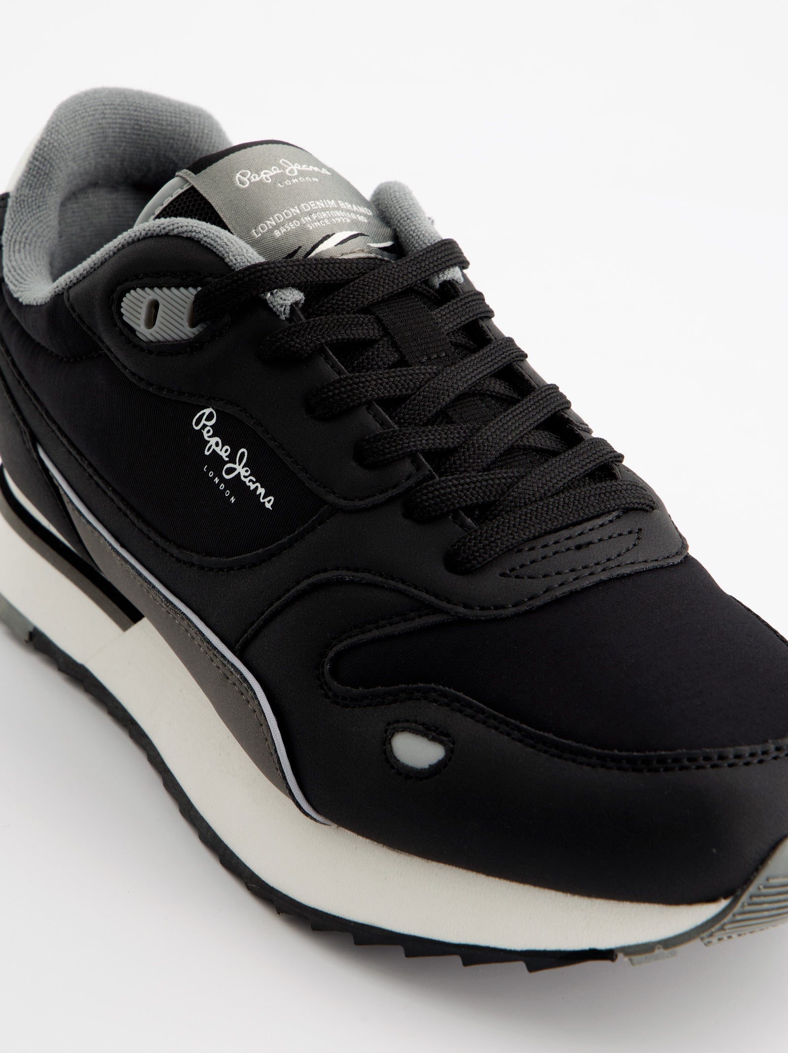 Zapatillas negras de hombre - Pepe Jeans Bexley W25